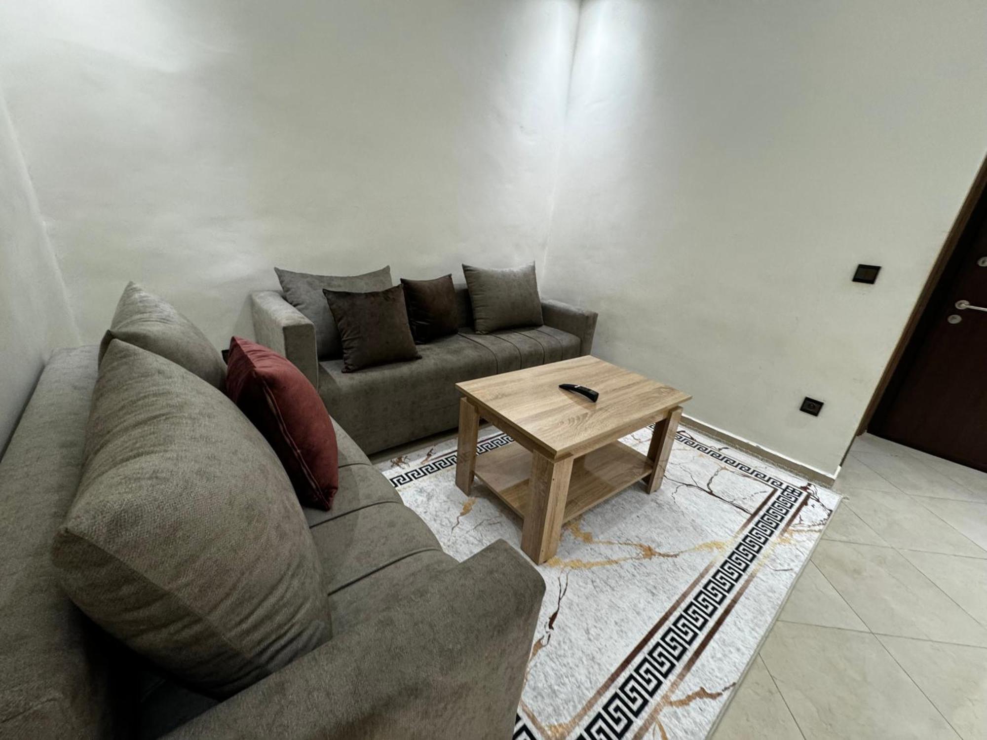 Appartement Spacieux Et Calme A Proximite De La Mer Et La Gare Agdal Rabat Extérieur photo